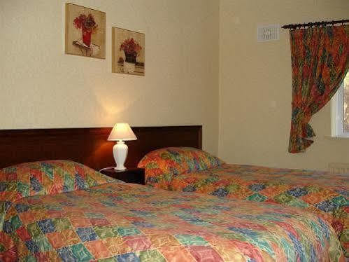 Fox & Hound Hotel